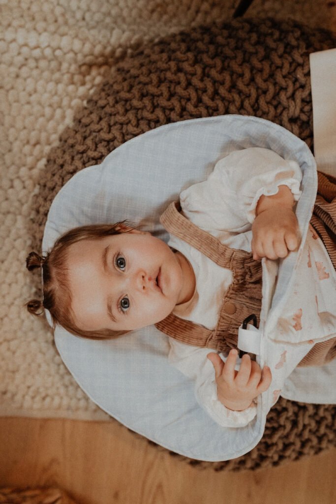 petite fille sur son lange Babybamboo