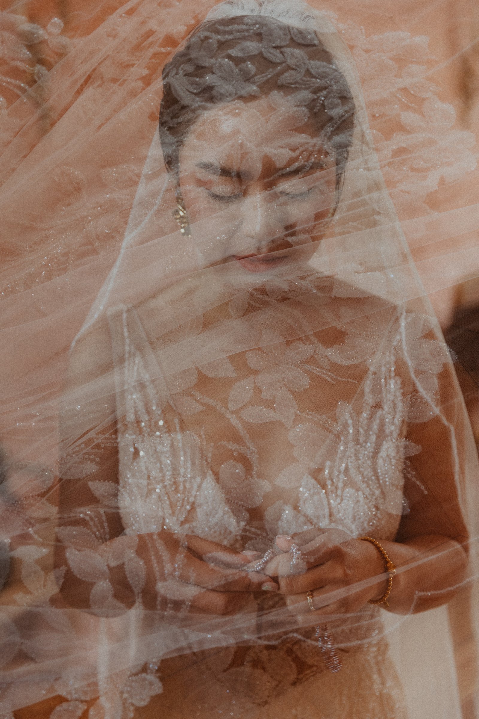 mariage coloré au Château Comtesse lafond